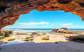 Removalists Caves Beach